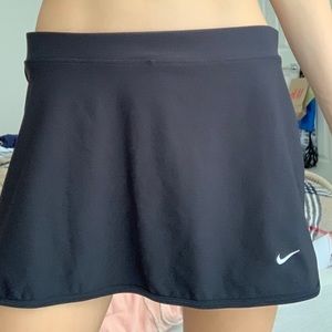 NIKE TENNIS SKORT